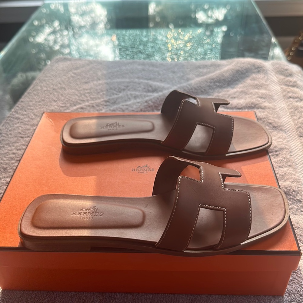 Hermes sandals in Exellent condition, like new!